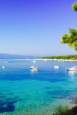 Bol Promenade view to Zlatni Rat beach